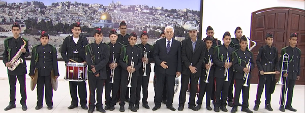 فخامة الرئيس محمود عباس يستقبل الطلاب الأيتام من المؤسسة